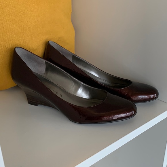 Marc Fisher - brown patent-style wedges, size 8, 2” heel, good used condition - Picture 6 of 11